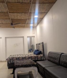 Malihabad Casa | Rajwada Restaurant Lawn Benquits