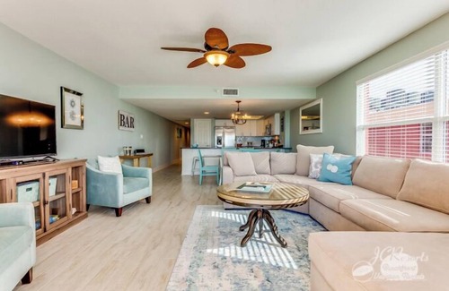 North Redington Beach Condominio | Ram Sea 501 is a Gold Tier 2-bedroom 2 bath Gulf Front Corner Condo