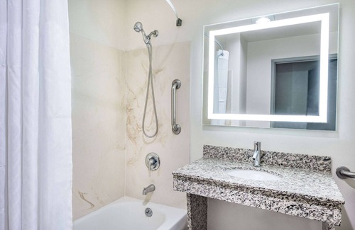West Park Community Hotel | Ramada by Wyndham Bakersfield North