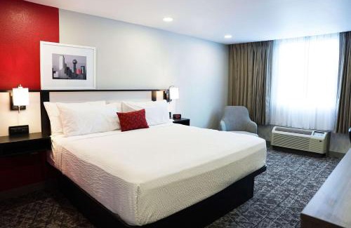 Irving Hotel | Ramada by Wyndham DFW Airport