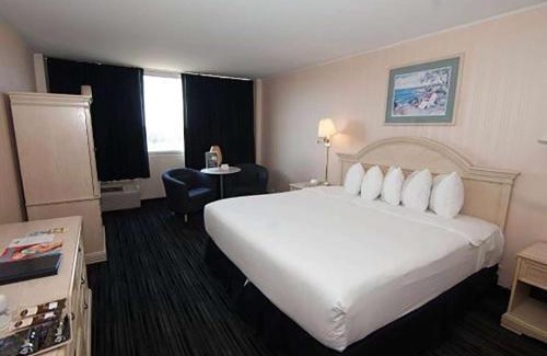 North Bergen Hotel | Ramada by Wyndham North Bergen