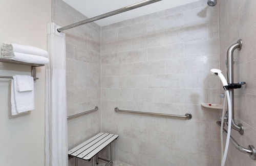 Bay VIew Addition Hotel | Ramada by Wyndham Panama City