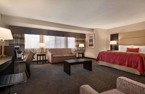 Regina Hotel | Ramada Plaza by Wyndham Regina Downtown