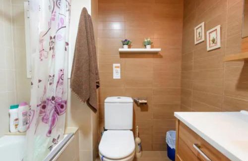 Esquerra de l'Eixample Apartamento | Ramblas Rentals Spacious & Design 4Br Flat With Balcony 15m Ramblas