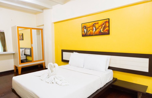 Sukhumvit Hotel | Ramkhamhaeng 42 Por Roomquest
