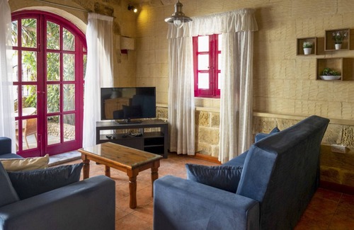 San Lawrenz Villa | Ramla Red House - Tres Habitaciones Villa, Capacidad 9