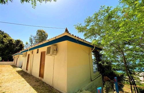 Radhime Casa | Ramo's Cozy Beachside Haven with Panoramic Views - 1st
