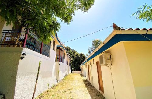 Radhime Casa | Ramo's Cozy Beachside Haven with Panoramic Views - 1st