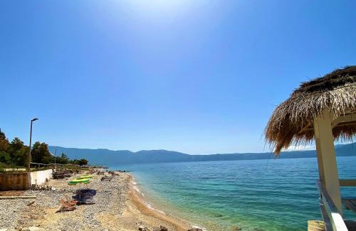 Radhime Casa | Ramo's Cozy Beachside Haven with Panoramic Views - 2nd