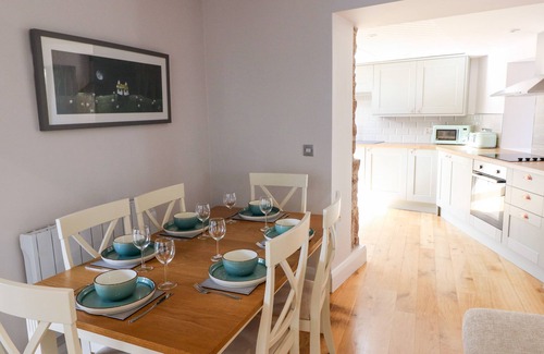 St Ishmaels Cabaña | RAMSEY COTTAGE, pet friendly, with a garden in Milford Haven