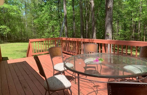 Chapel Hill Casa | Ranch Home Retreat on 4 Acre Land near UNC/Duke