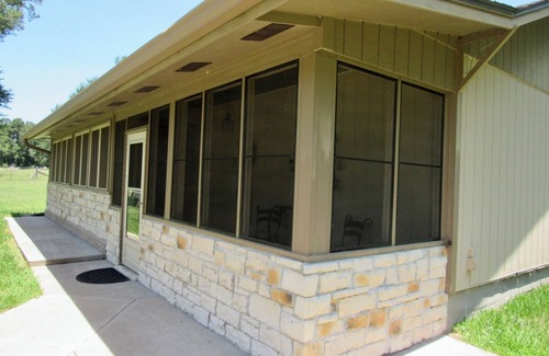 Polk County Casa | Ranch home situated on 48 acres with a beautiful pond