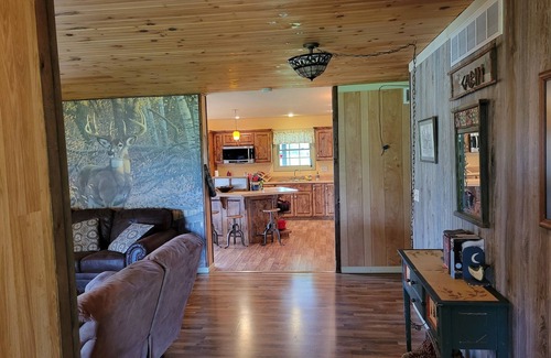 Dallas County Casa | Ranch House on 750 acres near Niangua River