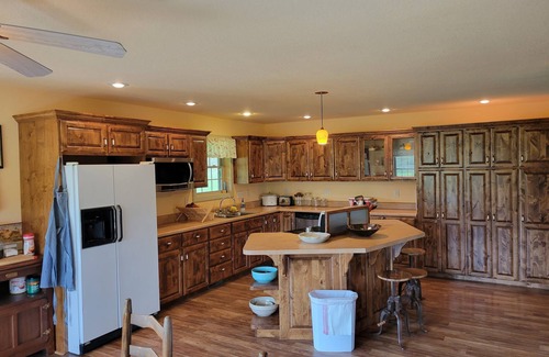 Dallas County Casa | Ranch House on 750 acres near Niangua River