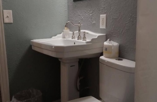 Central Colorado Springs Hotel | Ranch motel