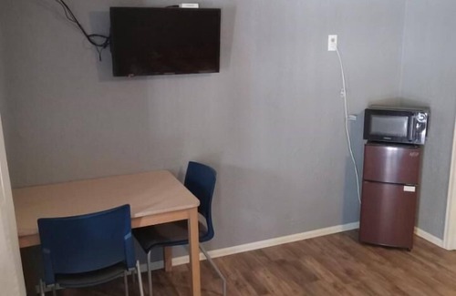 Central Colorado Springs Hotel | Ranch motel