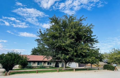 Quartz Hill Casa | Ranch on a private land