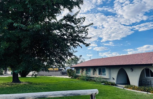 Quartz Hill Casa | Ranch on a private land