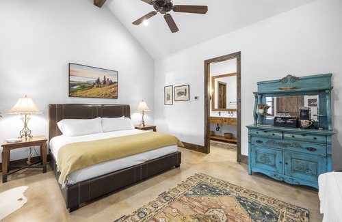 Burnet Cabina | Ranch Resort with party lodge, lazy river and guest suites in the hill country.
