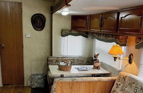 Piedmont Casa | Ranch style camper located on hobby farm