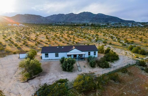 Joshua Tree Casa | Ranch W/Jacuzzi, Hammocks, & 360 Mountain Views