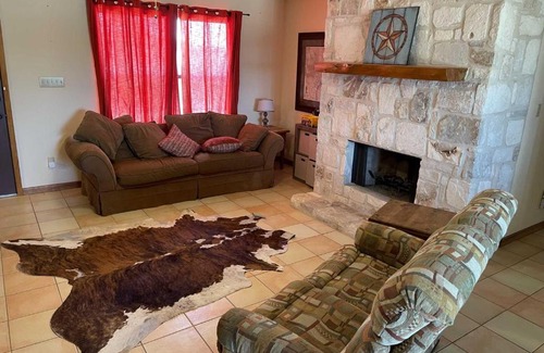 Hondo Casa | Ranchito Cabin in Hondo