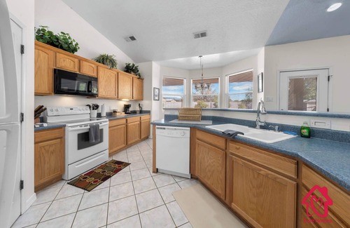 Albuquerque Casa | Rancho de los Sueños with Hot Tub - An Irvie Home