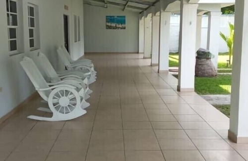 La Libertad Casa | Esta hubicado en playa San Diego La Libertad a 5 minutos de Surf City