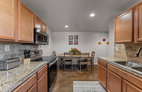 Wickenburg Casa | Rancho Vista Dos NEWLY decorated casita/horse stalls