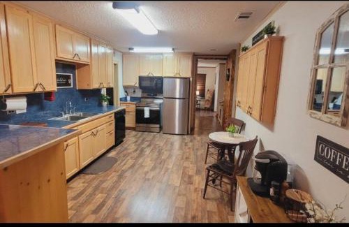 Bandera Casa | Randy's Place Beautiful 4br With Private Hot tub