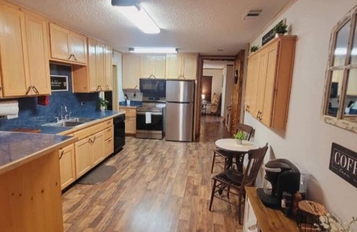 Bandera Casa | Randy's Place - Beautiful 4br W/Private Hot tub!
