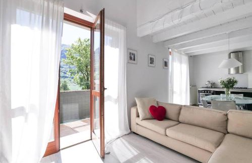 Ranzanico Apartamento | Ranzanico Trilocale Vista Lago 6 posti letto Fast Wi-Fi checkin24h