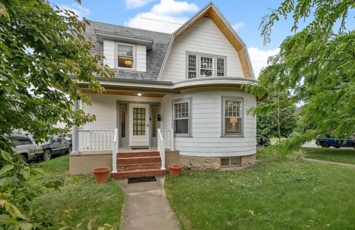 Rapid City Casa | Rapid City's Historical District. Featuring 4 bedrooms and 2 and half bathrooms