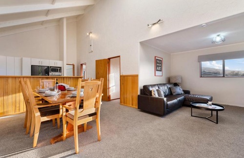 Turangi Casa | Rapid River Retreat - Turangi Holiday Home