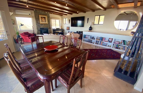 Ventura Casa | Raptor's View - Million Dollar Views From The Ventura Hillsides