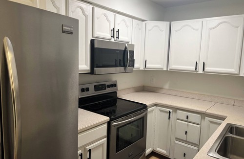 Newark Casa | Rare 1King+1Queen+4Twin Charming 3-bedroom Private townhome at Newark, DE