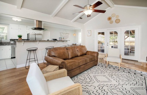Tyler Casa | Rare~Boho~OutdoorOasis~Pool~Firepit~Grill~Kingbed~