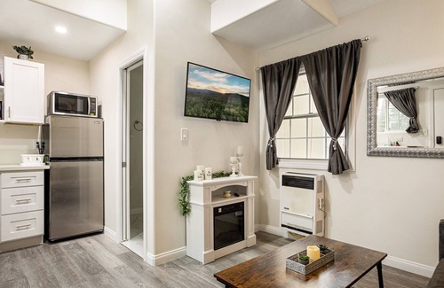 Twin Peaks Cabaña | RARE Candlelight Cottage - Cozy Private Modern Romantic