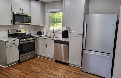 Atlanta Casa | RARE FIND - 2 Houses w/Shared Pool Near the City Center