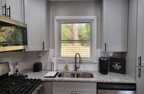 Atlanta Casa | RARE FIND - 2 Houses w/Shared Pool Near the City Center