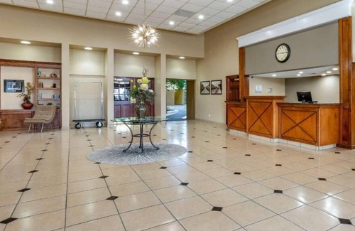 Roswell Casa | Rare Find! 4 Relaxing Units, Free Breakfast, Free Parking, Pet-friendly Property