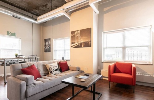 Country Club Plaza Area Apartamento | Rare Find KC Plaza Loft One Bedroom Pool/Gym
