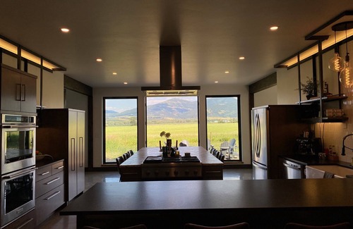 Bozeman Casa | Rare Find | Mountain View & 3 Miles to MSU/Main St