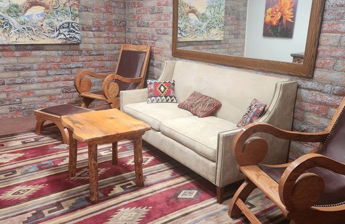 Tubac Casa | Rare ground-level pedestrian experience in historic Tubac Village.