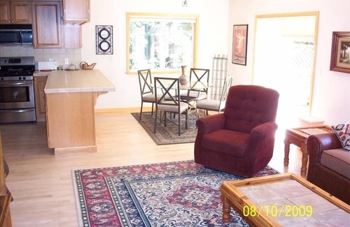 Tahoe Pines Chalet De Esquí | ¡'Eagles Nest' tiene gusto de la nueva ubicación de Lakeside! Duerme 8