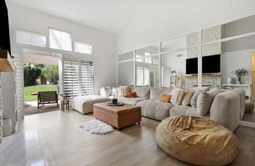 Palm Desert Casa | RARE Poolside - LUXE 1BR King, Pool, EV station