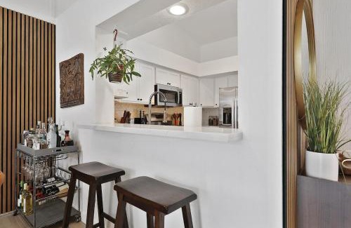 Palm Desert Casa | RARE Poolside - LUXE 1BR King, Pool, EV station