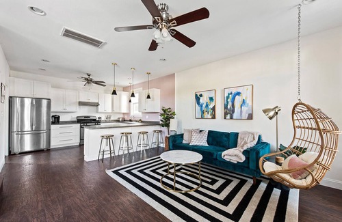 Esplanade Ridge Casa | Rare single home steps to Jazz Fest, a mile to the French Quarter, pet friendly