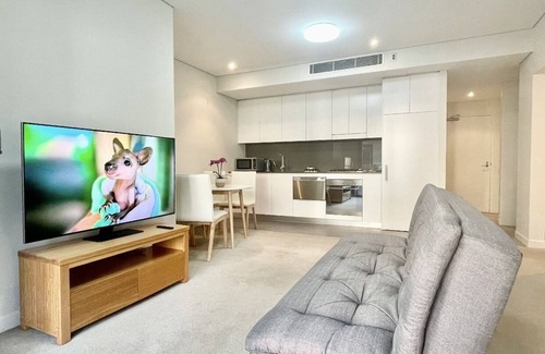 Lane Cove North Apartamento | Rare spacious 1 bedroom + 1 office + Free parking