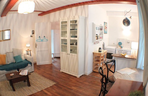 Intra Muros Apartamento | Rara única y acogedora pied-à-terre 150m del mar